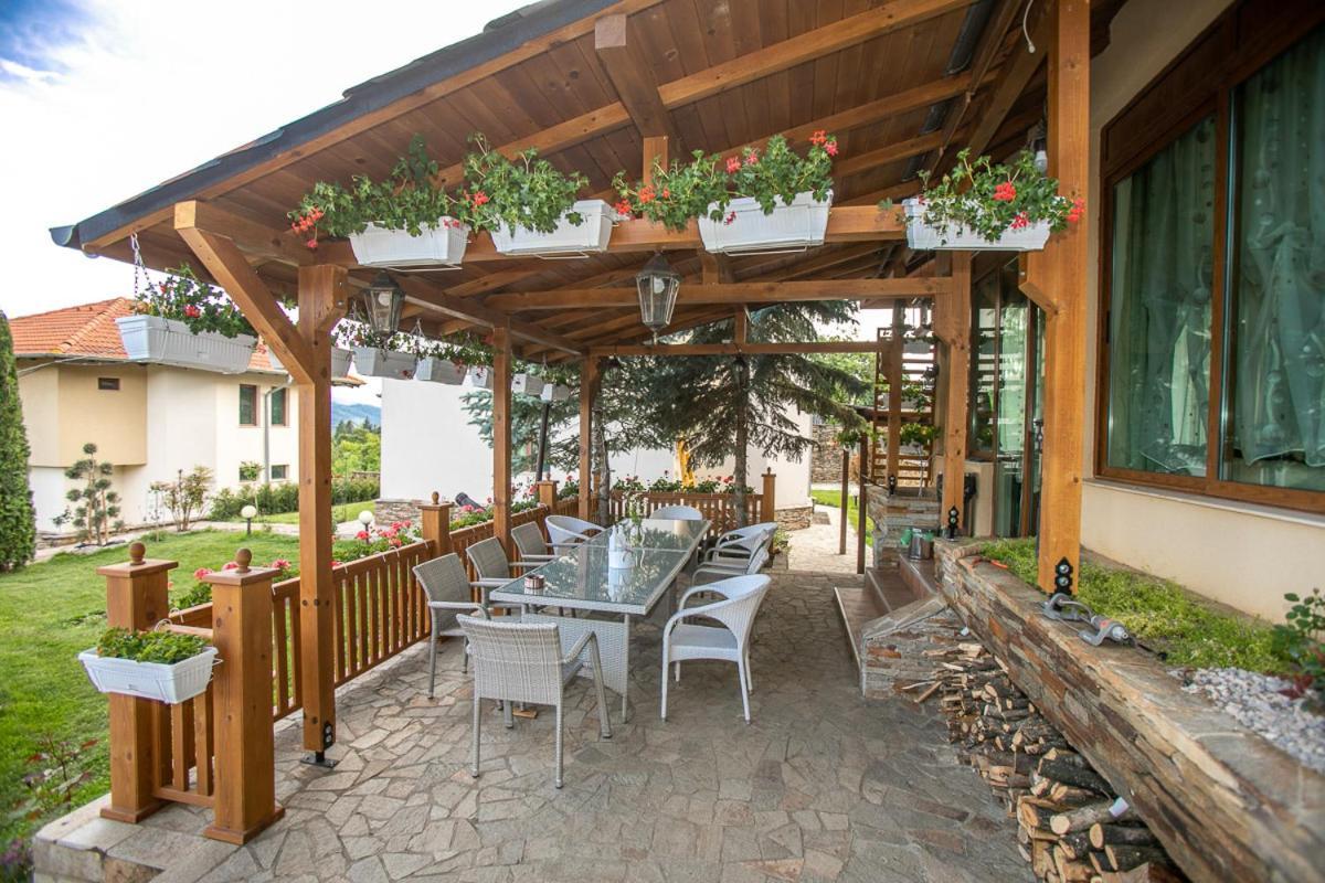 Vila Gardenia Gumoshtnik Exterior foto